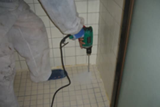 浴室タタキ穿孔