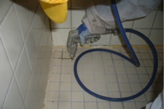 穿孔穴より薬剤注入