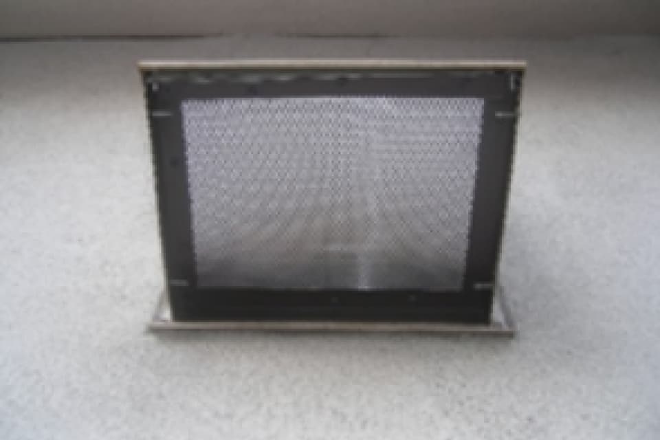 換気フード金網取付